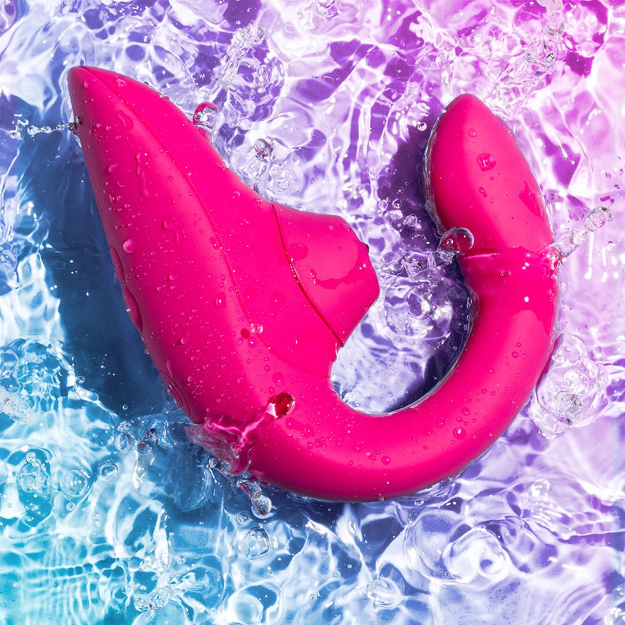 Малиновый вибромассажер для двойной стимуляции Womanizer Blend